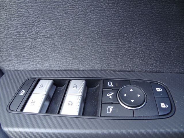 Thumbnail: 2024 Mitsubishi Outlander - 21