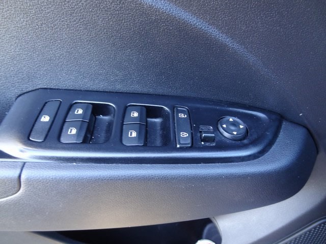 Thumbnail: 2021 Hyundai Venue - 17