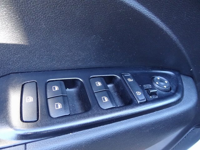 Thumbnail: 2021 Hyundai Venue - 16