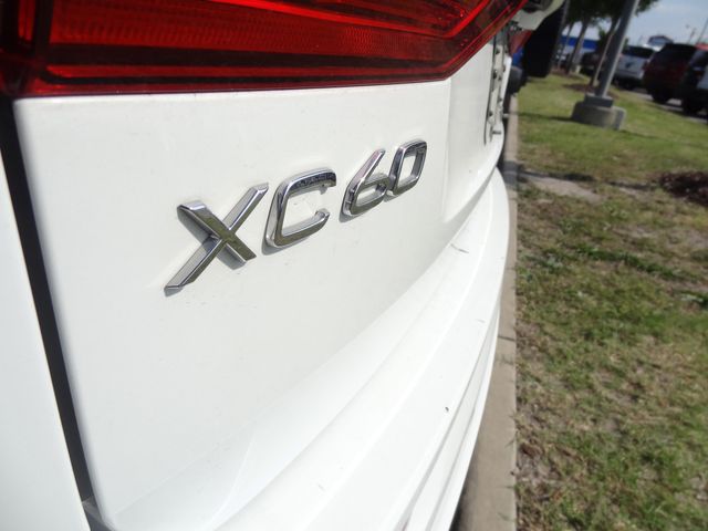 Thumbnail: 2022 Volvo XC60 - 16