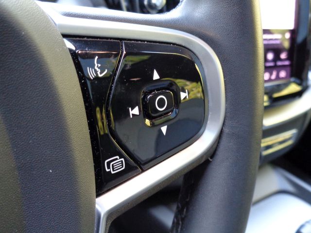 Thumbnail: 2022 Volvo XC60 - 19