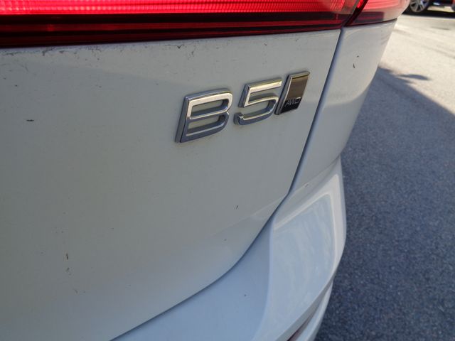 Thumbnail: 2022 Volvo XC60 - 31