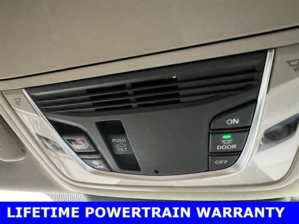 Thumbnail: 2025 Acura TLX - 21