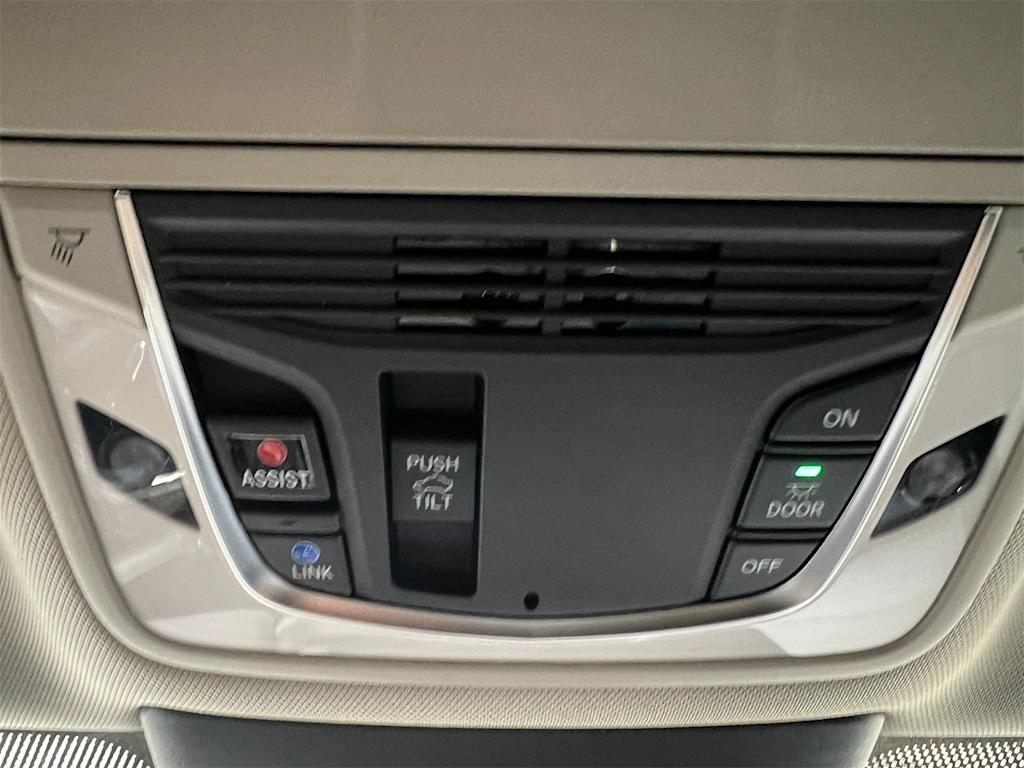 Thumbnail: 2025 Acura TLX - 25