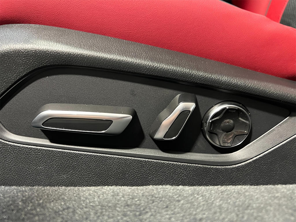 Thumbnail: 2025 Acura TLX - 21