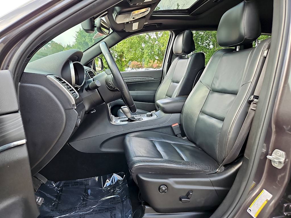 Thumbnail: 2020 Jeep Grand Cherokee - 11