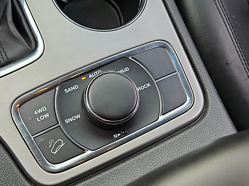Thumbnail: 2020 Jeep Grand Cherokee - 29