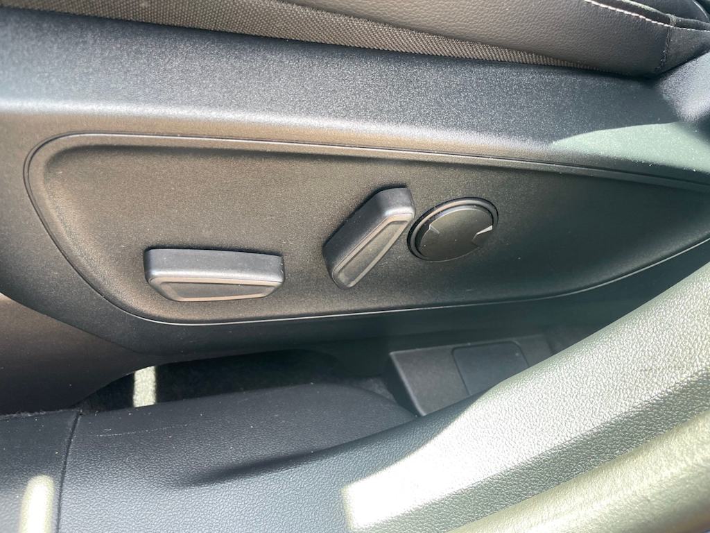 Thumbnail: 2021 Ford Escape - 20