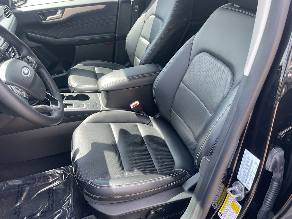 Thumbnail: 2021 Ford Escape - 10