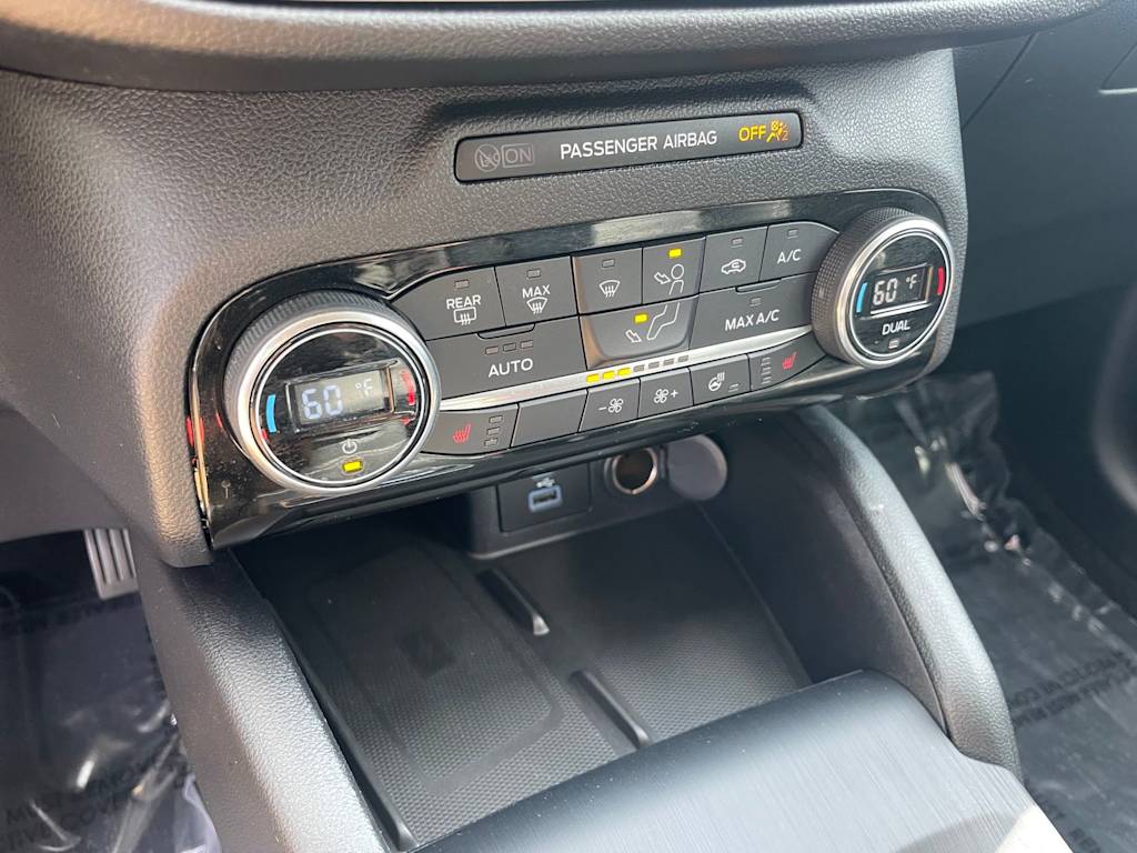 Thumbnail: 2021 Ford Escape - 25