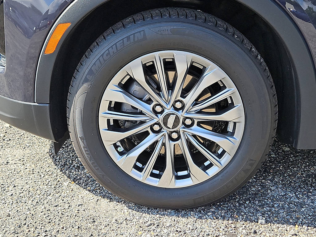 Thumbnail: 2025 Cadillac XT4 - 8