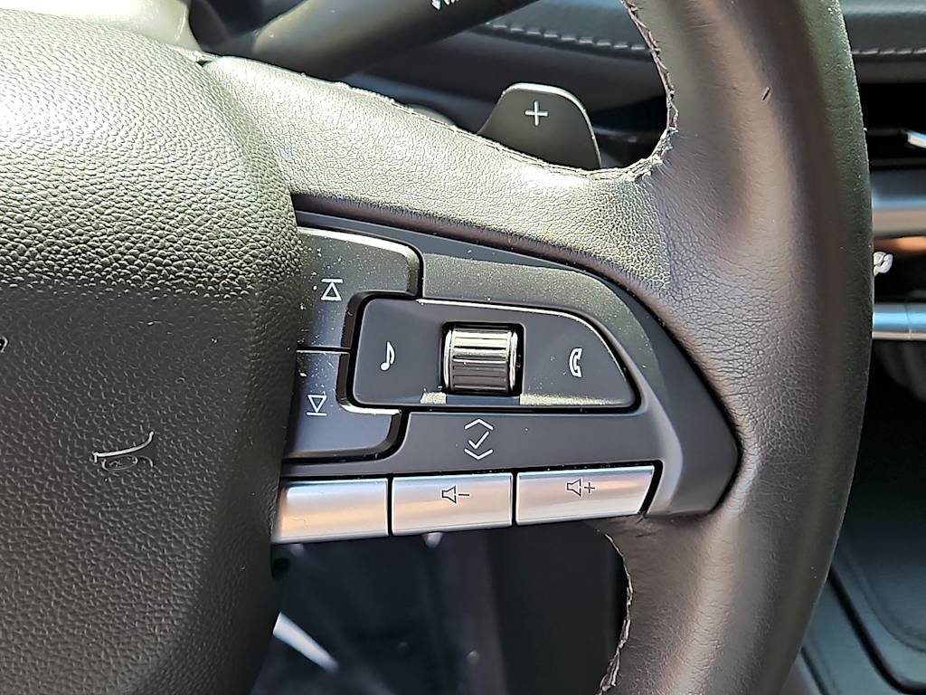 Thumbnail: 2025 Cadillac XT4 - 26