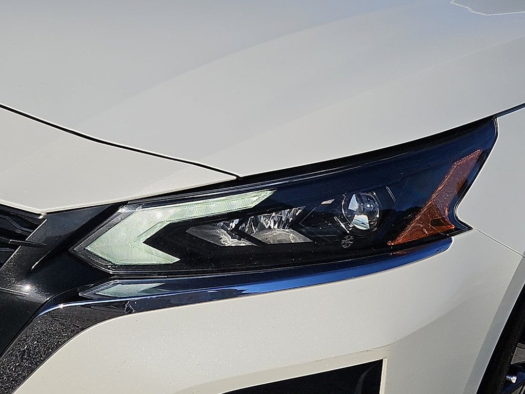 Thumbnail: 2024 Nissan Altima - 20