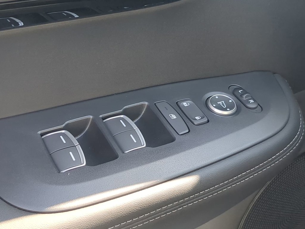 2025 Acura ADX  19