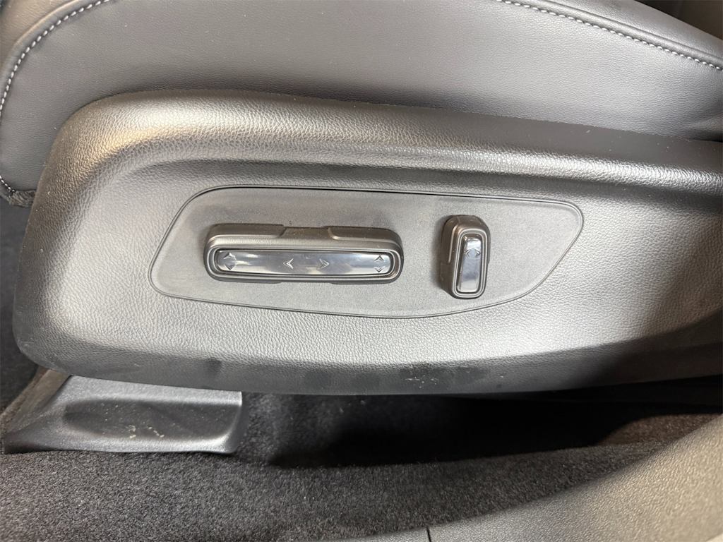 Thumbnail: 2025 Acura ADX - 22