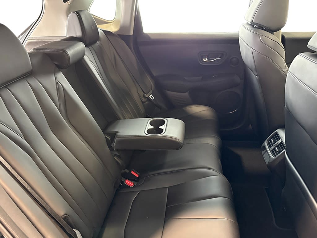 Thumbnail: 2025 Acura ADX - 37