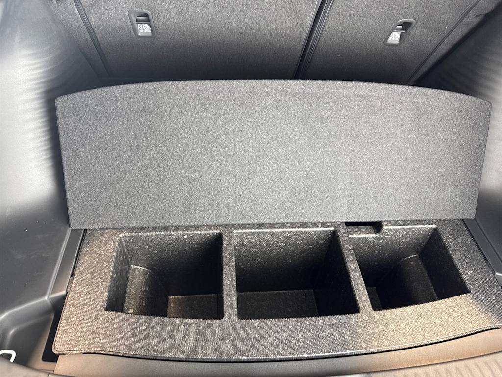 Thumbnail: 2025 Acura ADX - 35