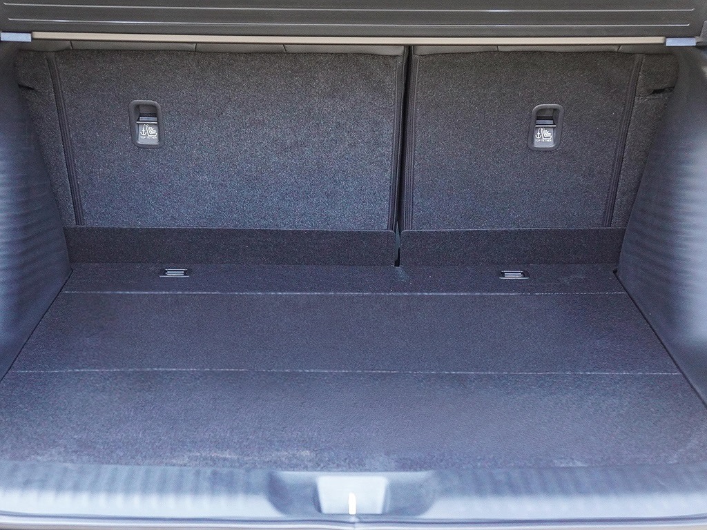 Thumbnail: 2025 Acura ADX - 13