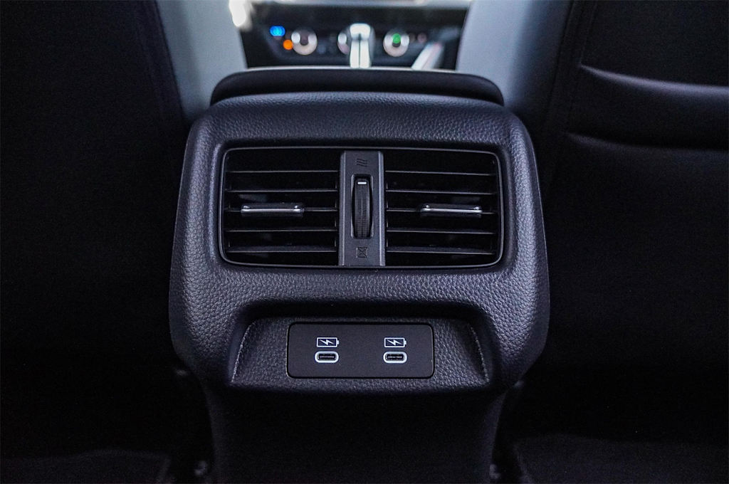 Thumbnail: 2025 Acura ADX - 22