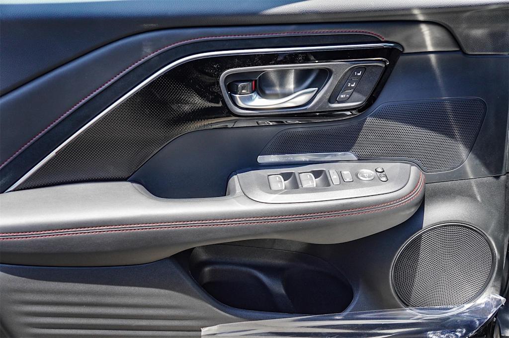 Thumbnail: 2025 Acura ADX - 20