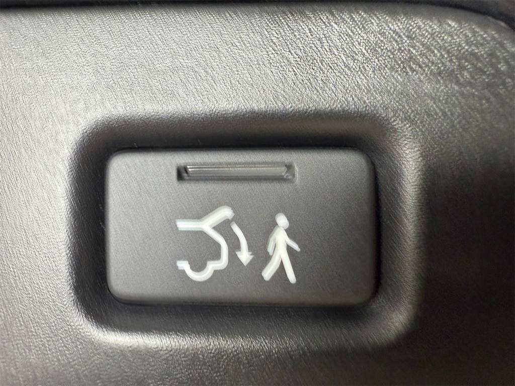 Thumbnail: 2025 Acura ADX - 37