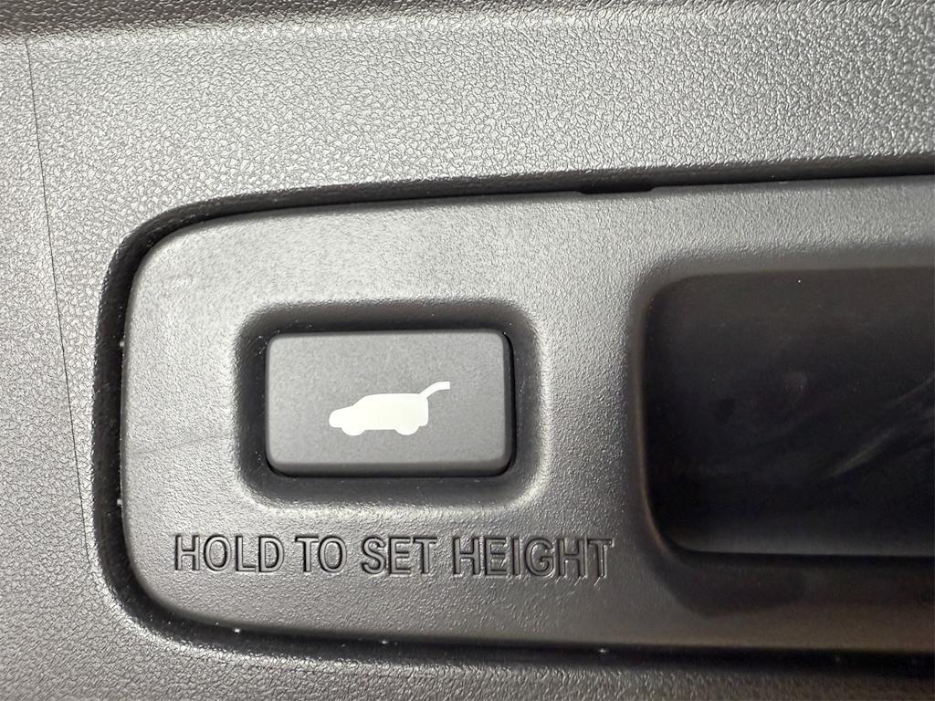 Thumbnail: 2025 Acura ADX - 36