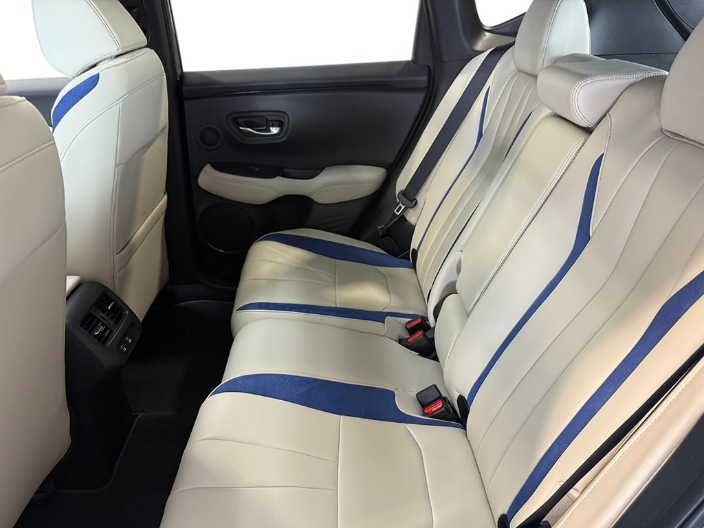 Thumbnail: 2025 Acura ADX - 35