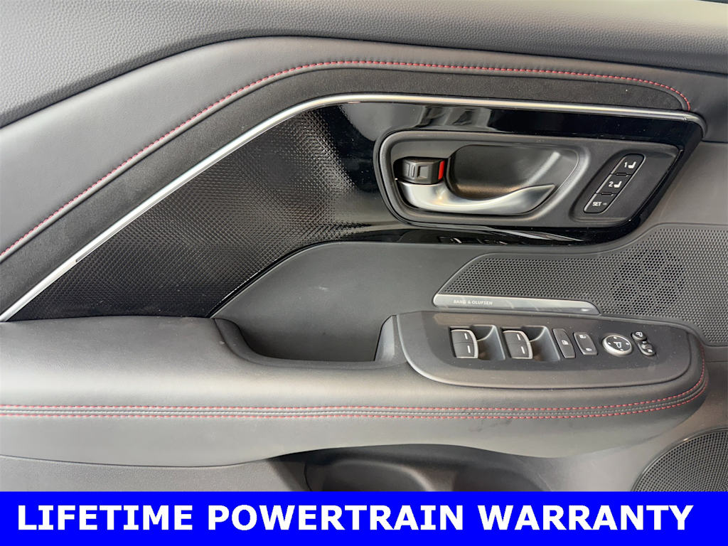 Thumbnail: 2025 Acura ADX - 21