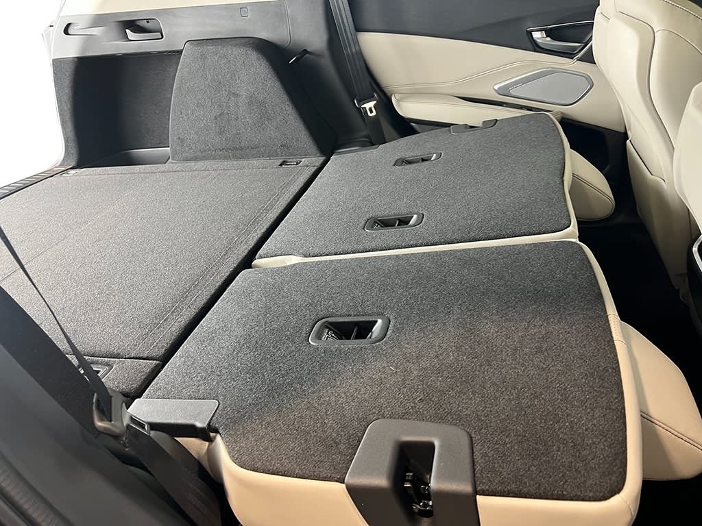 Thumbnail: 2025 Acura RDX - 10