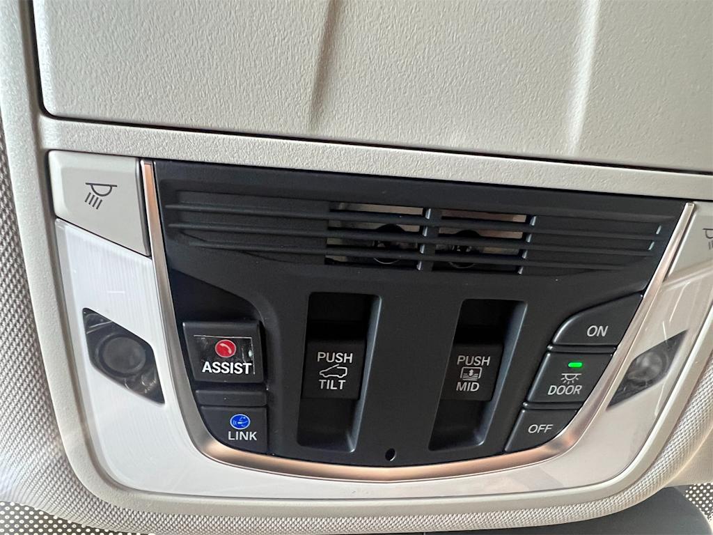 Thumbnail: 2025 Acura RDX - 27