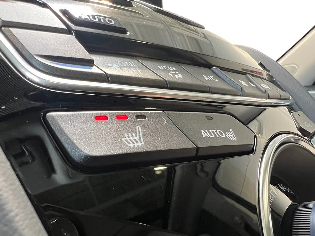 Thumbnail: 2025 Acura RDX - 25