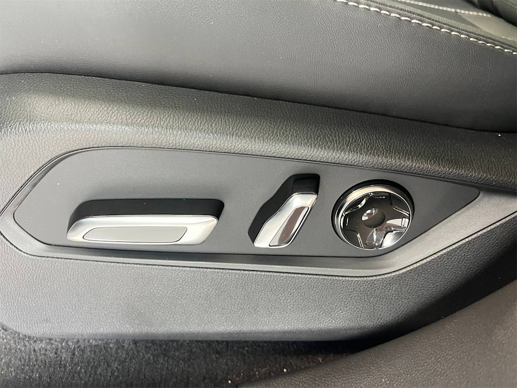 Thumbnail: 2025 Acura RDX - 22