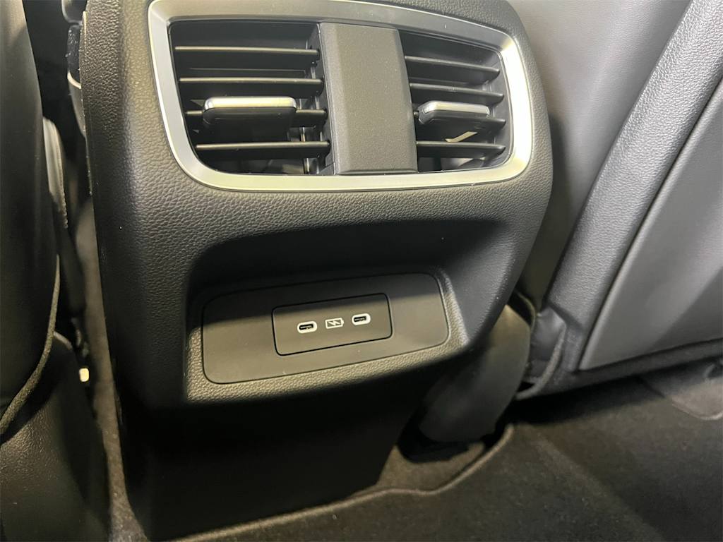 Thumbnail: 2025 Acura RDX - 32