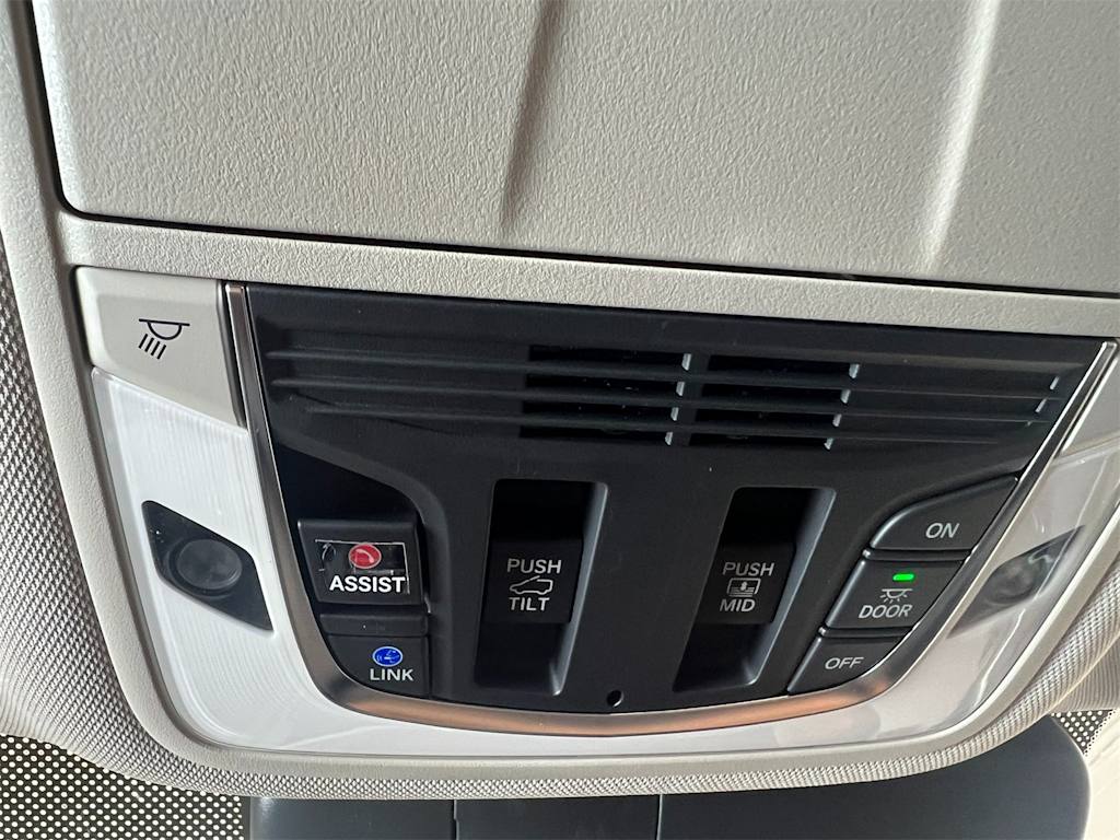 Thumbnail: 2025 Acura RDX - 27