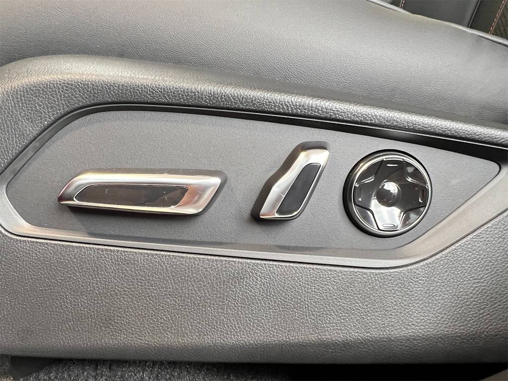 Thumbnail: 2025 Acura RDX - 24