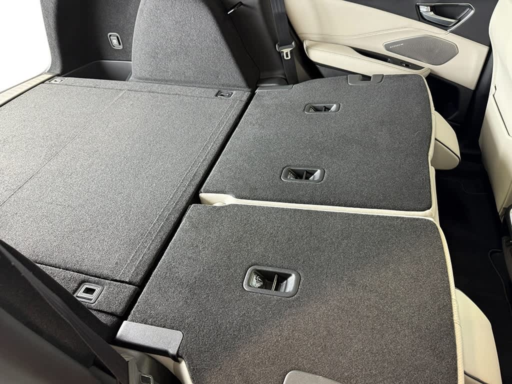 Thumbnail: 2025 Acura RDX - 37