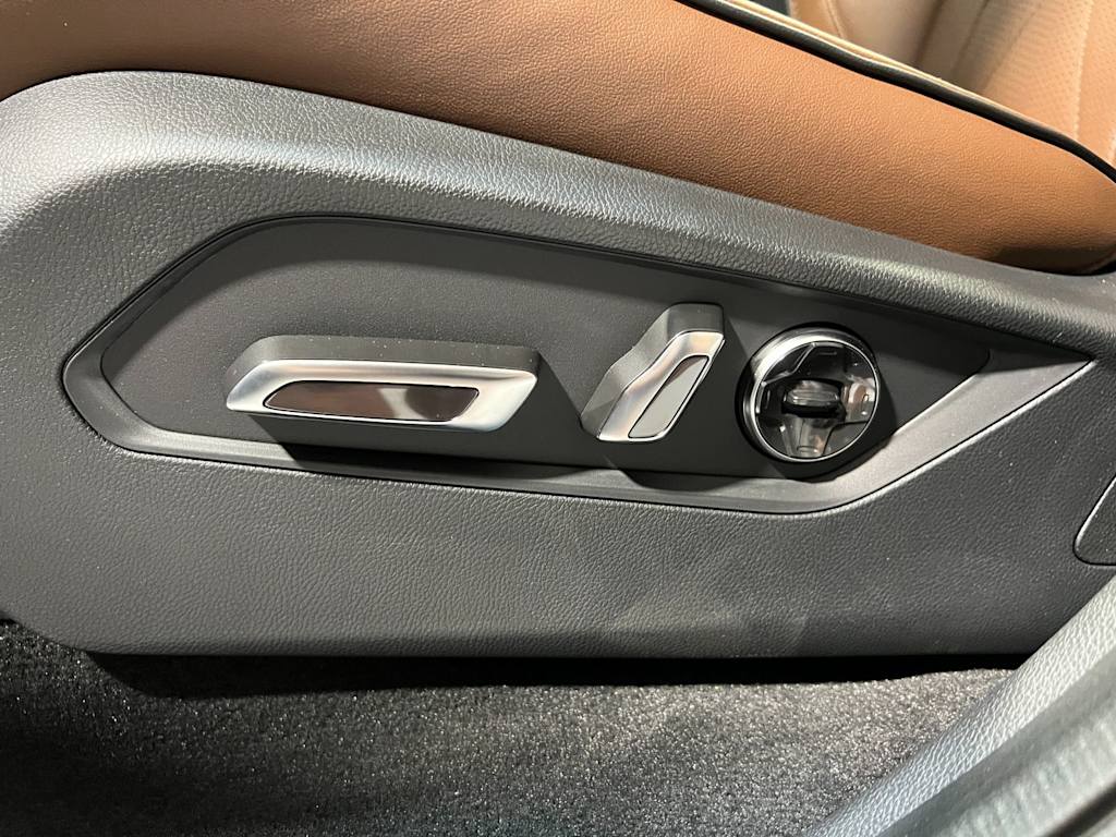 Thumbnail: 2026 Acura MDX - 22
