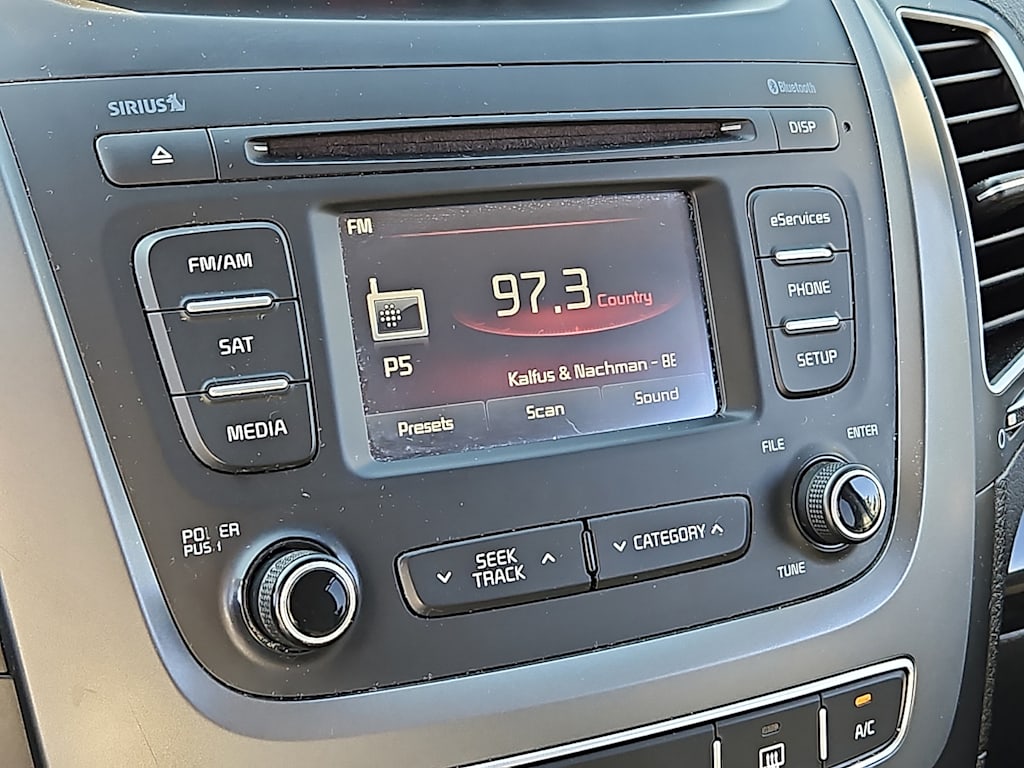 Thumbnail: 2014 Kia Sorento - 11