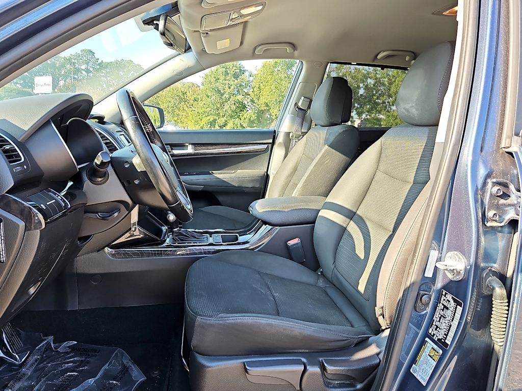 Thumbnail: 2014 Kia Sorento - 9