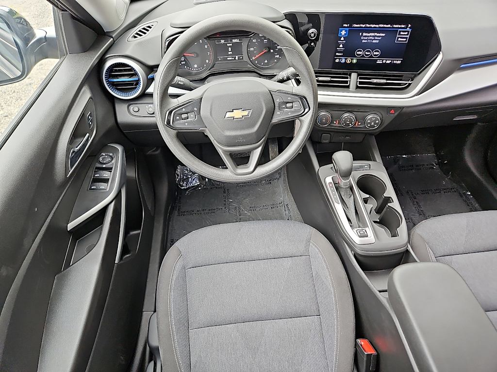 Thumbnail: 2025 Chevrolet Trax - 2