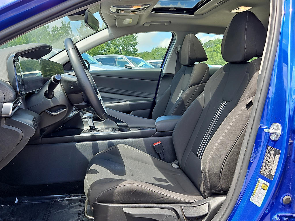 Thumbnail: 2025 Hyundai Elantra - 10