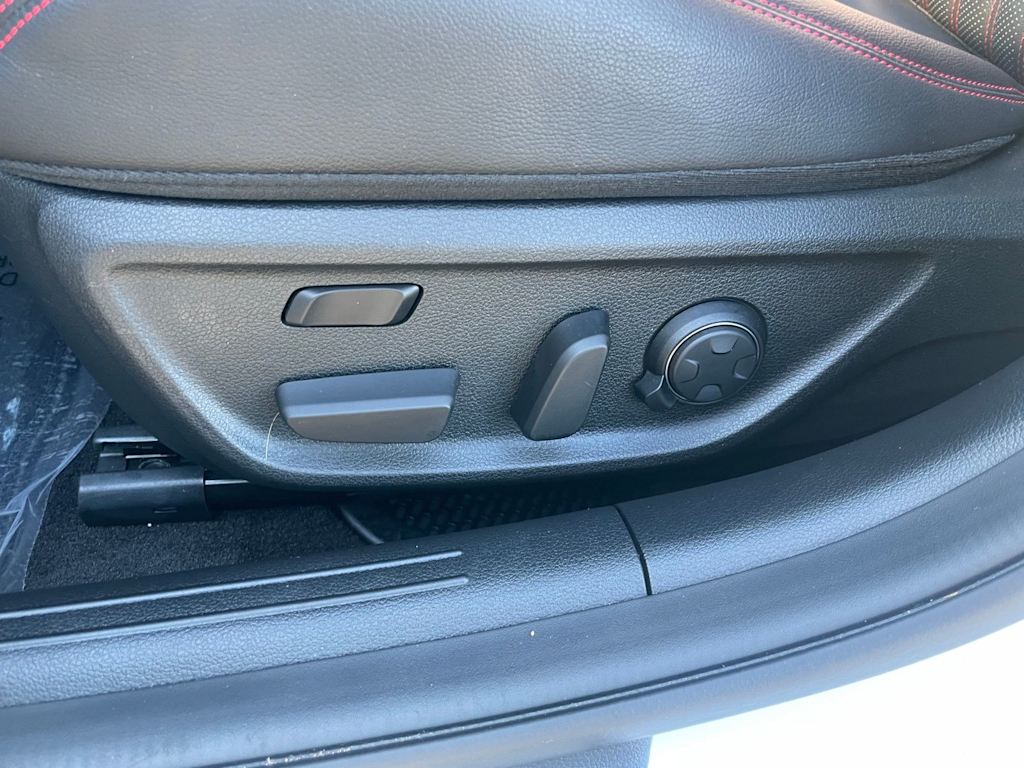 Thumbnail: 2025 Genesis G70 - 18