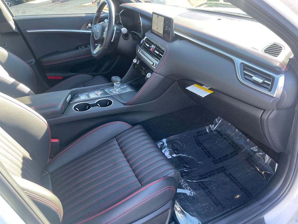 Thumbnail: 2025 Genesis G70 - 10