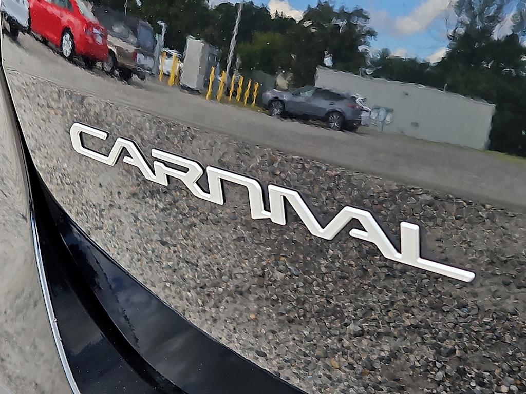 Thumbnail: 2023 Kia Carnival - 31