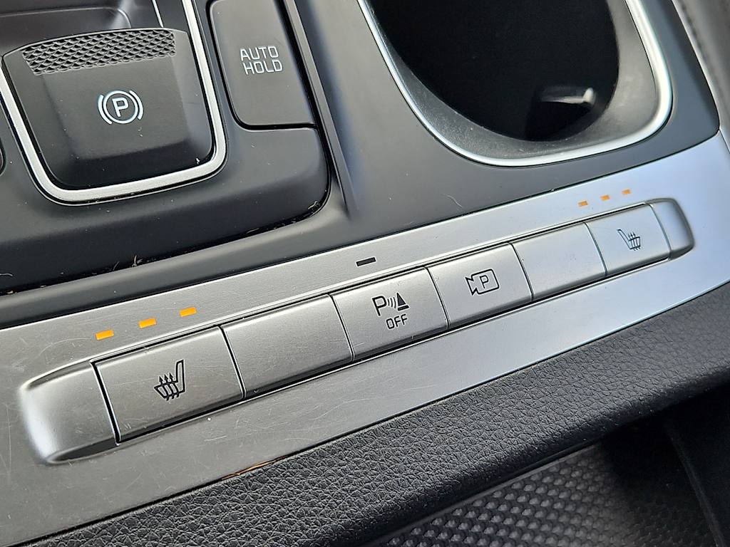 Thumbnail: 2023 Kia Carnival - 30