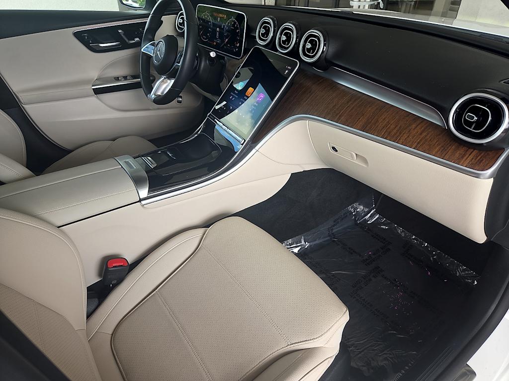 Thumbnail: 2025 Mercedes-Benz C-Class - 10