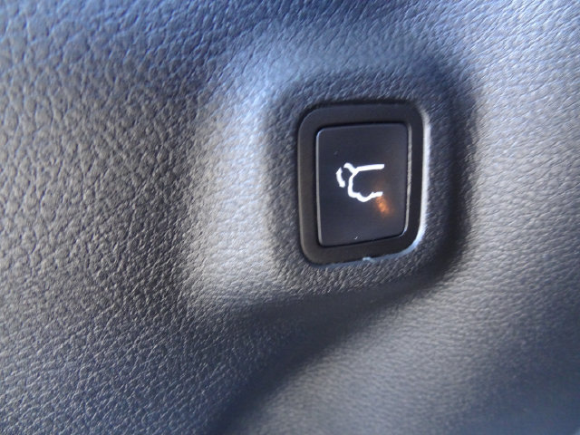 Thumbnail: 2022 Jeep Compass - 16
