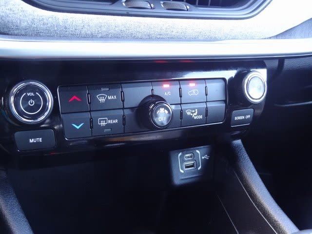 Thumbnail: 2022 Jeep Compass - 34