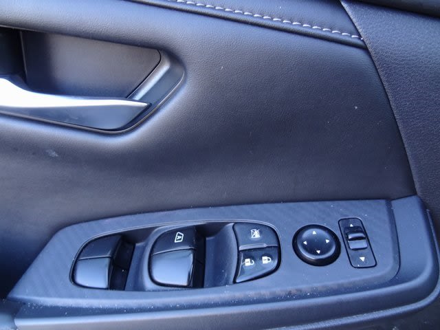 Thumbnail: 2022 Nissan Sentra - 11