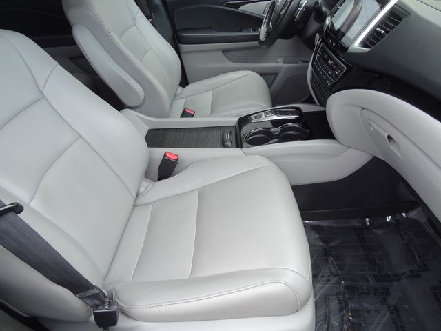 Thumbnail: 2017 Honda Pilot - 11
